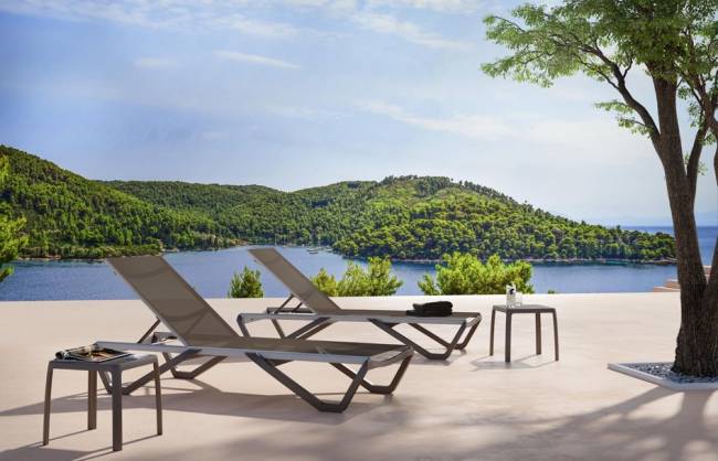 Шезлонг-лежак металлический Wave белый, тортора 1910х715х300 мм