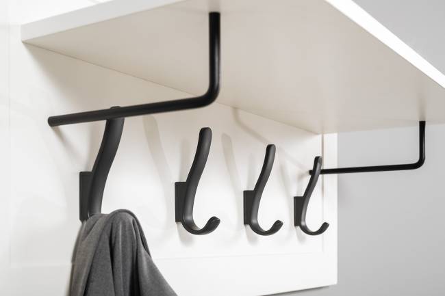 Большой комод две дверки четыре ящика с вешалкой с полкой и два шкаф-пенала Остин цвет белый шагрень/дуб крафт золотой