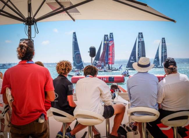 Зонт профессиональный телескопический 4х4 м Leonardo Telescopic антрацит, слоновая кость 4000х4000 мм