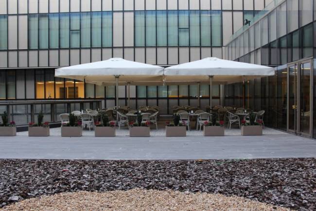 Зонт профессиональный 4х4 м Mega Telescopic серебристый, светлый беж 4000х4000 мм