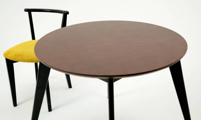 Стол Сканди К 90 чёрное дерево/орех