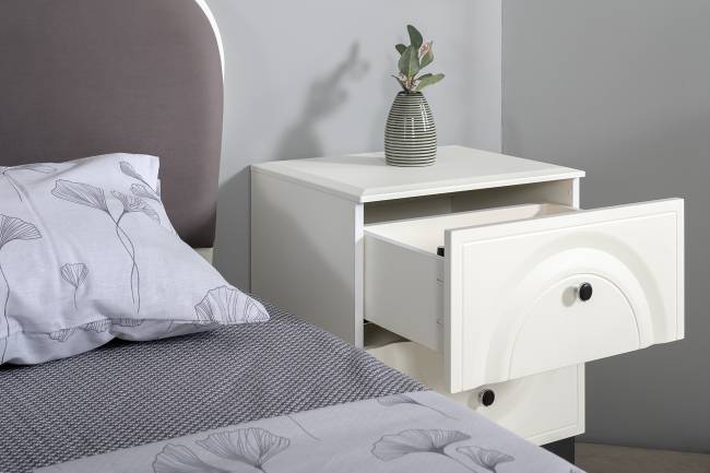 3-х дверный шкаф с кроватью с мягкой спинкой Валенсия 1600 и двумя тумбочками цвет белый шагрень/ткань велутто 19