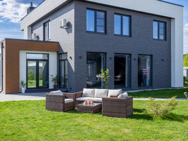 Лаунж-зона KARL с трёхместным диваном (коричневая) Лаунж-зона KARL с трёхместным диваном (коричневая)