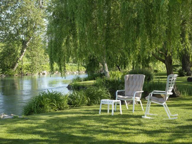 Кресло-качалка пластиковое с подушкой Folio белый, бежевый 720х810-925х1190-1125 мм